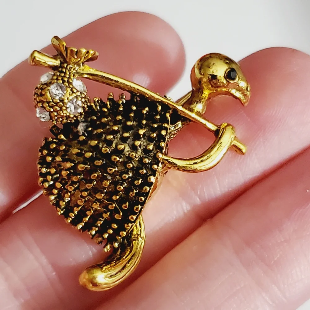 Vtg style turtle brooch pin crystals antique gold Adorable - Picture 2 of 9